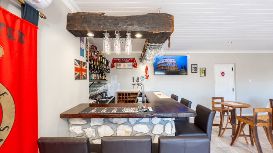 9 Bedroom Property for Sale in Struisbaai Western Cape